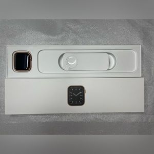 Series 6 Apple Watch, Navy Blue Band